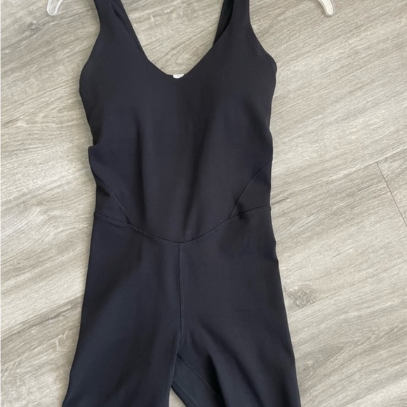 Lululemon Align Bodysuit 6” NWOT Sz 2- Black - Picture 2 of 3